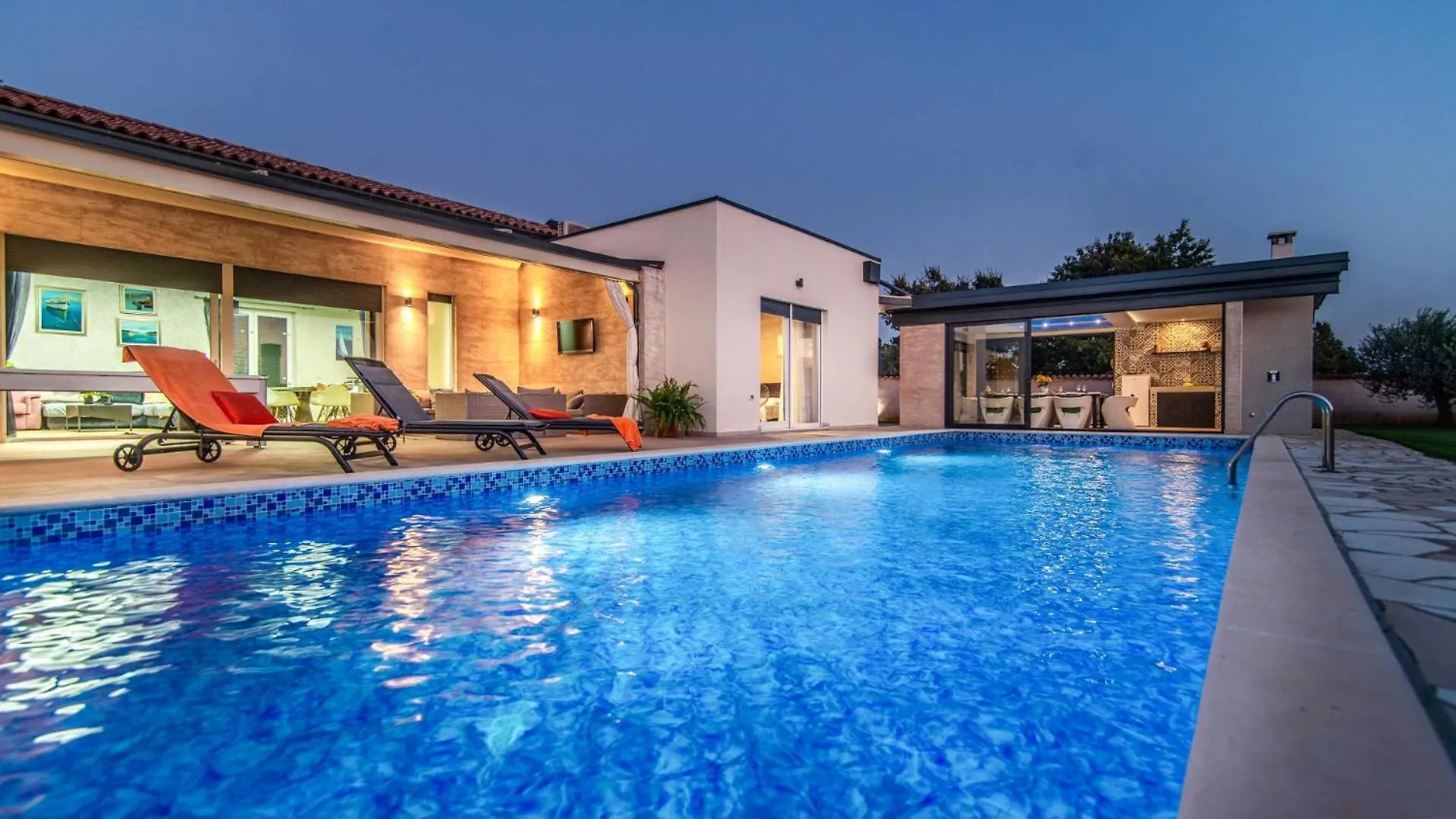 Villa Desiree By Villa Plus Cukrici