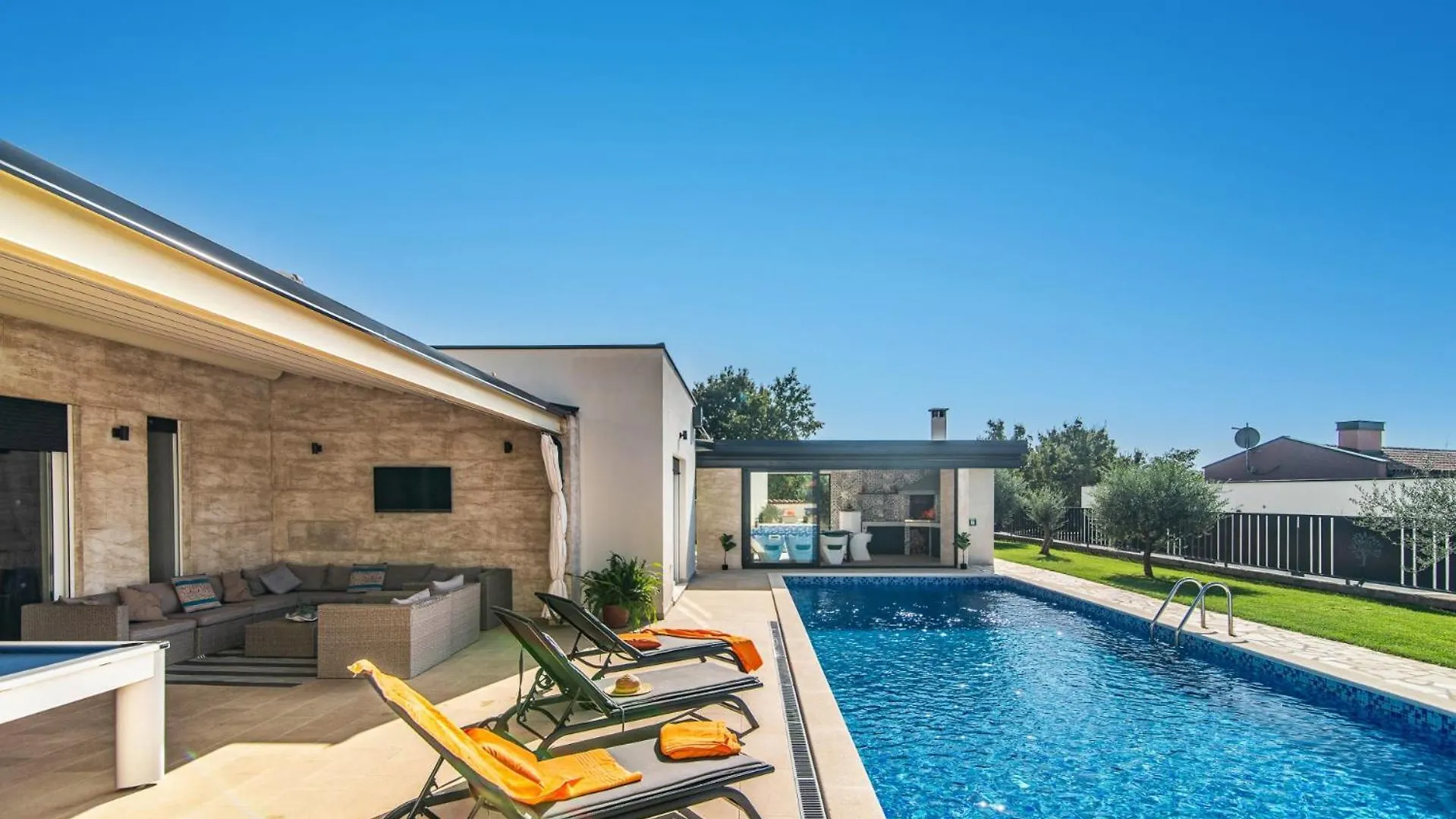 Villa Desiree By Villa Plus