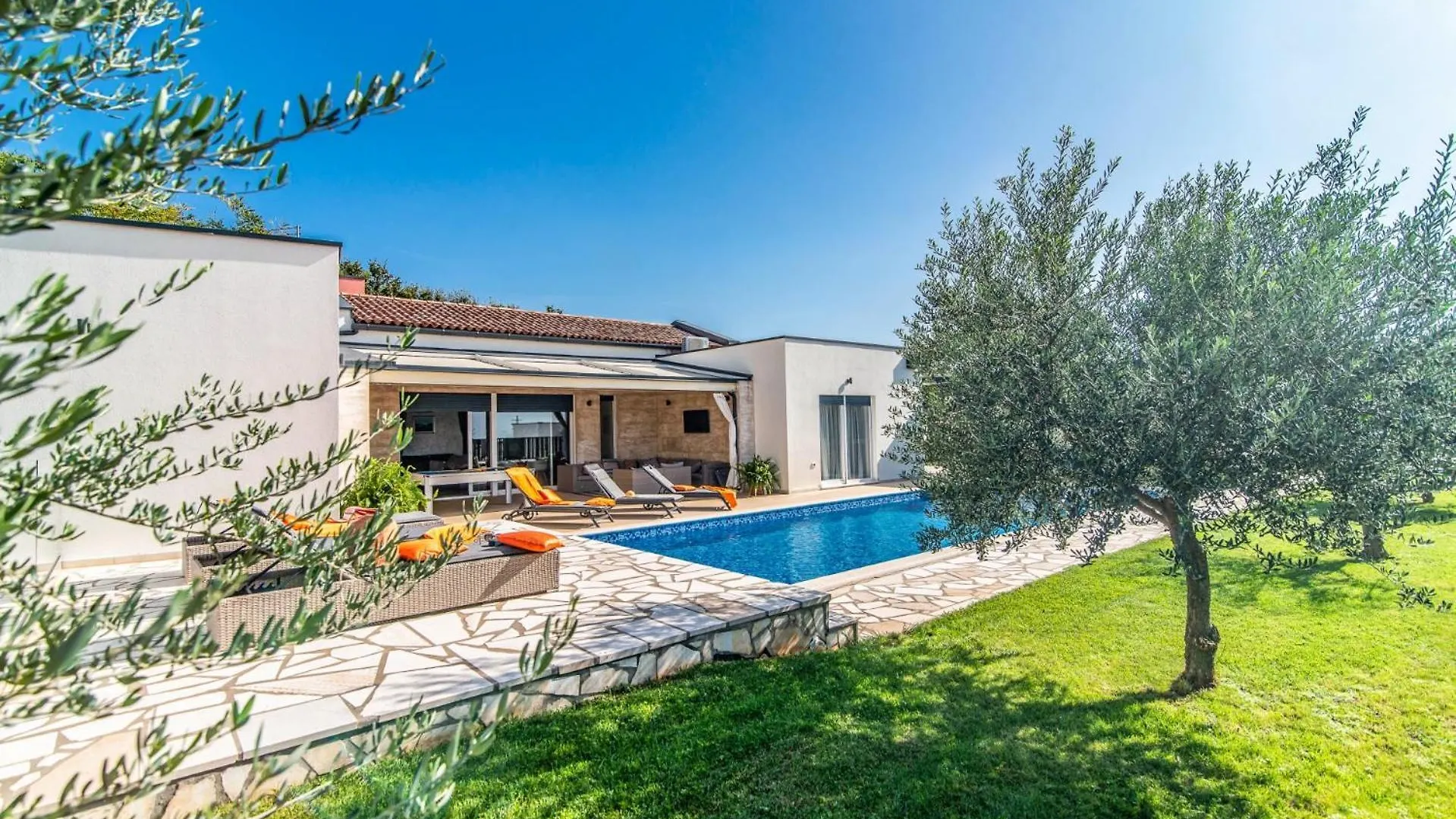 Villa Desiree By Villa Plus
