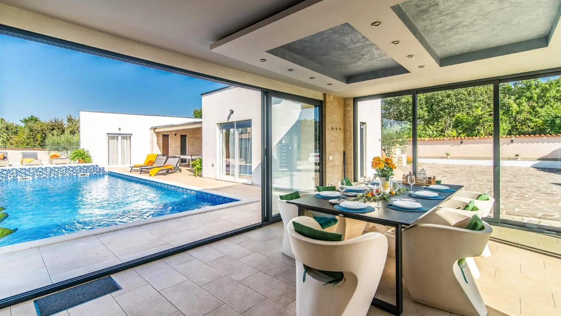 Villa Desiree By Villa Plus